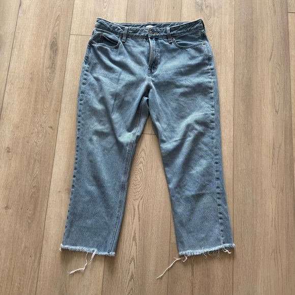 Old Navy High Rise Cropped Raw Edge‎ Light Wash Denim Dad Jeans Women’s 10 EUC - Picture 1 of 10